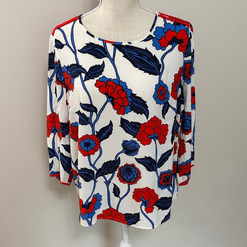 Boden White Floral Top with Red‎ & Blue Blooms